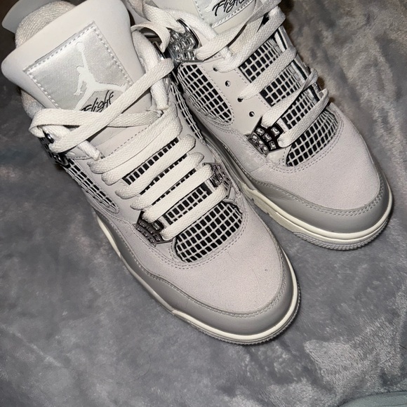 Jordan 3 Retro 'Frozen' - Picture 2 of 5